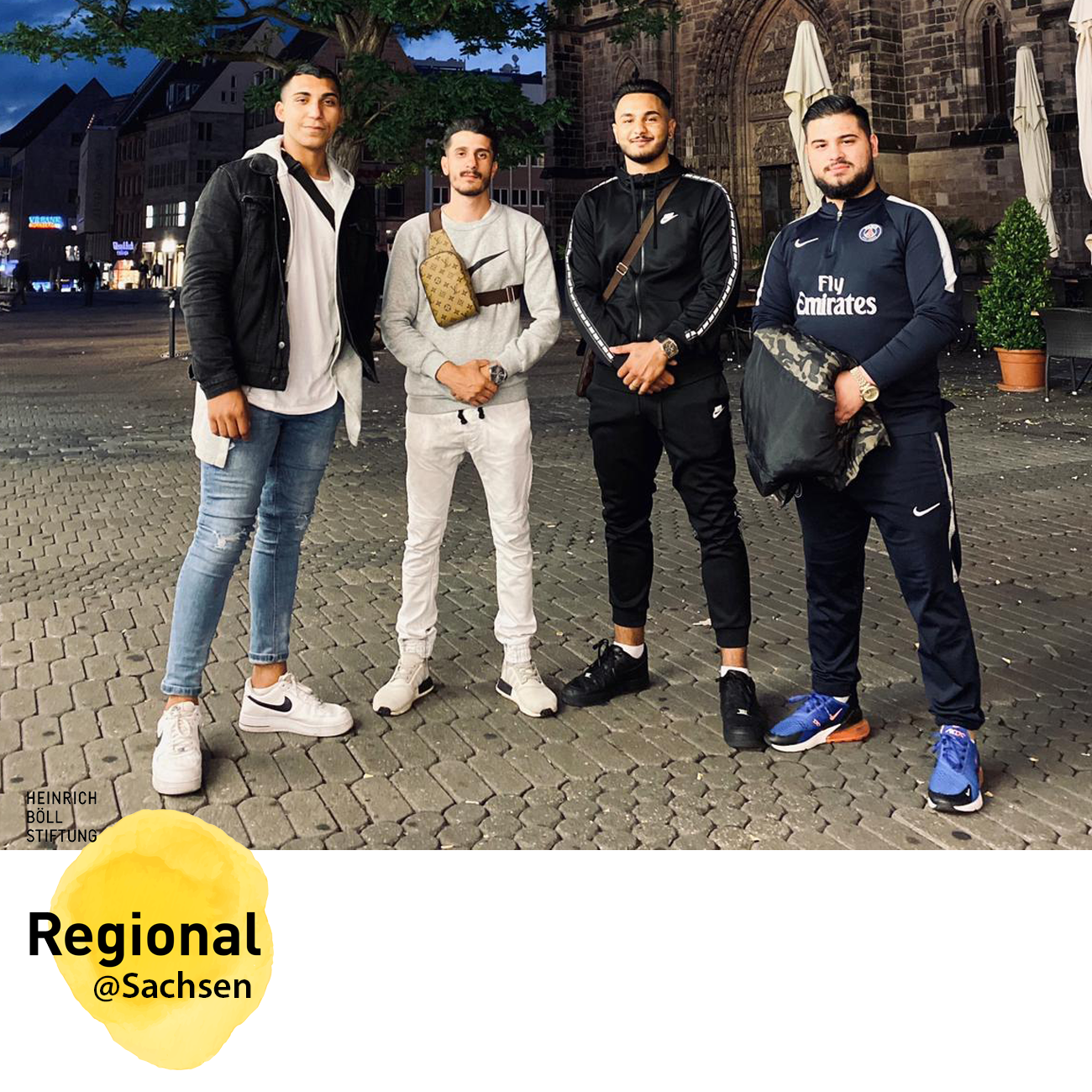 Header des Podcasts "Böll.Regional". Folge über den Verein Romano Sumnal in Sachsen