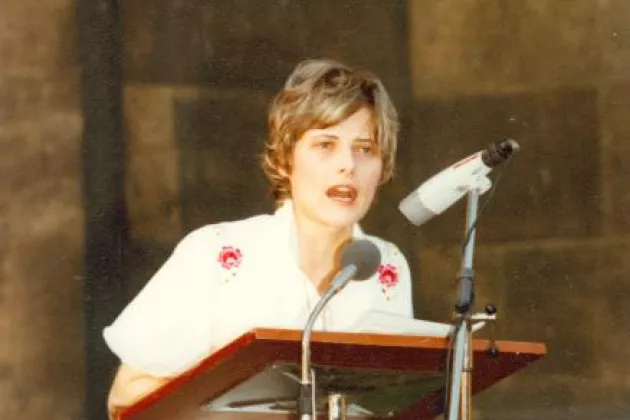 Petra Kelly hält eine Rede am Marienplatz, 1979