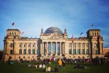 Leute vor dem Bundestag