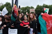 Proteste von afghanische Frauen, die geflüchtet sind