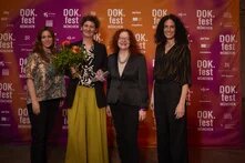 Preisverleihung vom DOK horizonte mit Preisträgerin und Vorstandsmitglieder