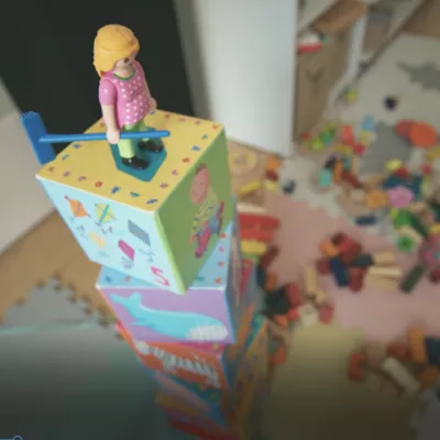 Schieflagen Screenshot: mit Rahmen und Playmobile-Familie