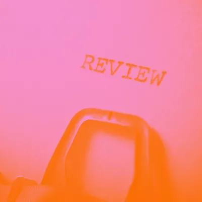 Schreibmaschine mit Text: Review