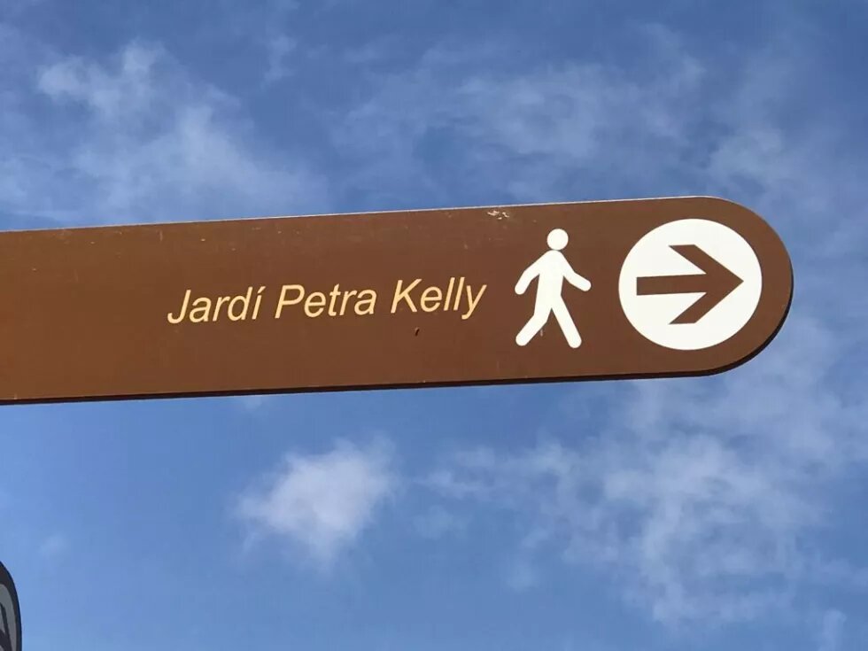 Wegschild in Barcelona - Petra Kelly Wegschild in Barcelona - Petra Kelly