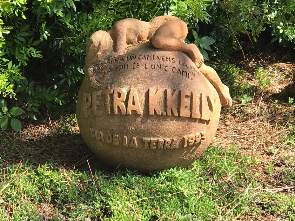 Petra Kelly Gedenkstein in Barcelona