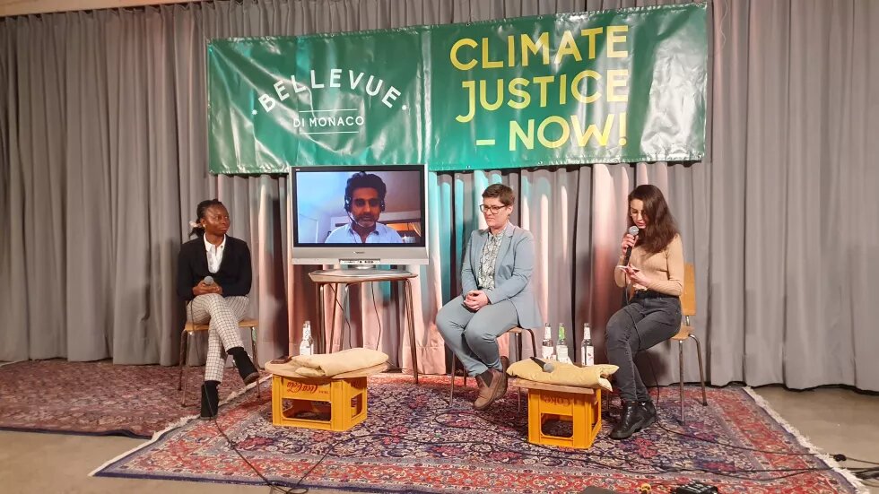 Bellevue Podiumsbild Podiumsbild mit Tina Taylor-Harry, Sarah Nash, Ali Nobil Ahmad und der Moderatorin