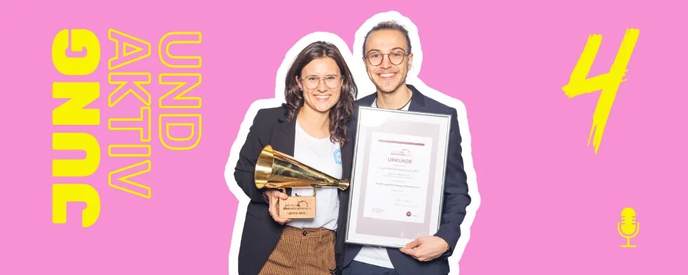 Teaserbild: pinker Hintergrund, links Titel Jung und Aktiv, in der Mitte ein Outline-Bild von Clara Kallich und Martin Auer, rechts eine große, gelbe 3